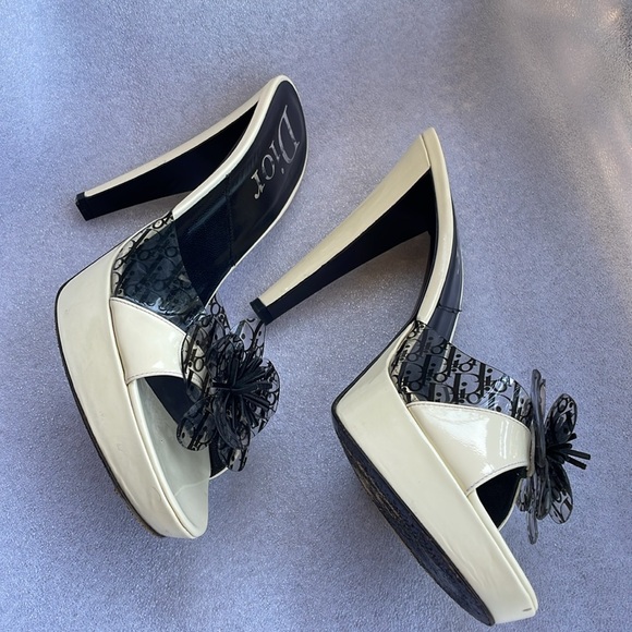 CHRISTIAN DIOR  PATENT LEATHER BEACH TROTTER MULES - Picture 12 of 14